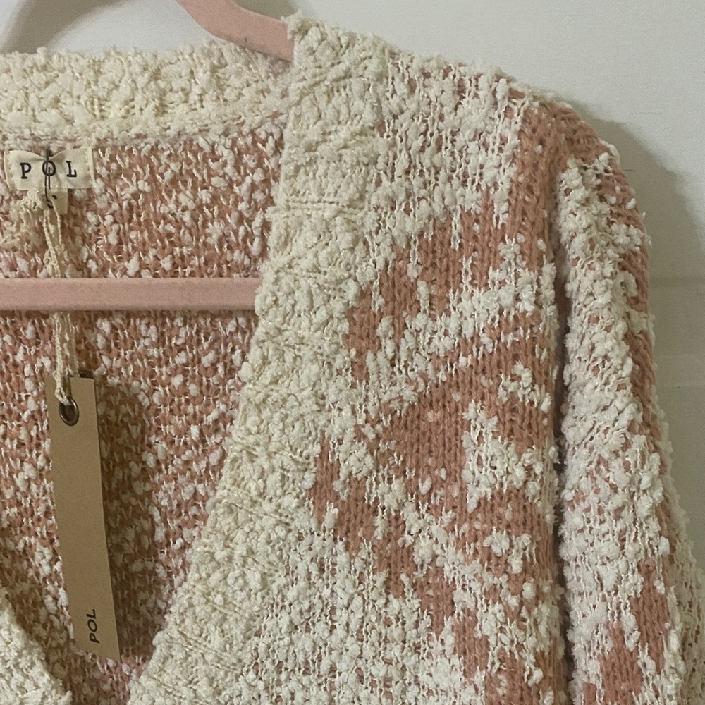 POL V-Neck Sweater - Cream and Peach Oversized will fit up to a large. - Picture 7 of 12